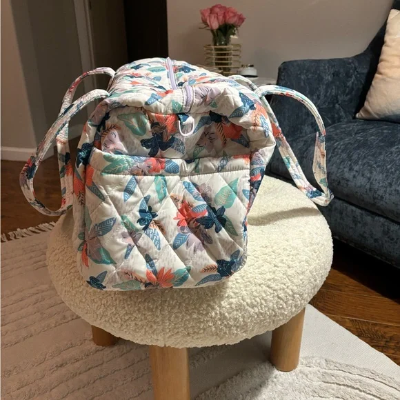 Vera Bradley Botanical Print Travel Bag - Cream and Blue - Picture 2 of 7